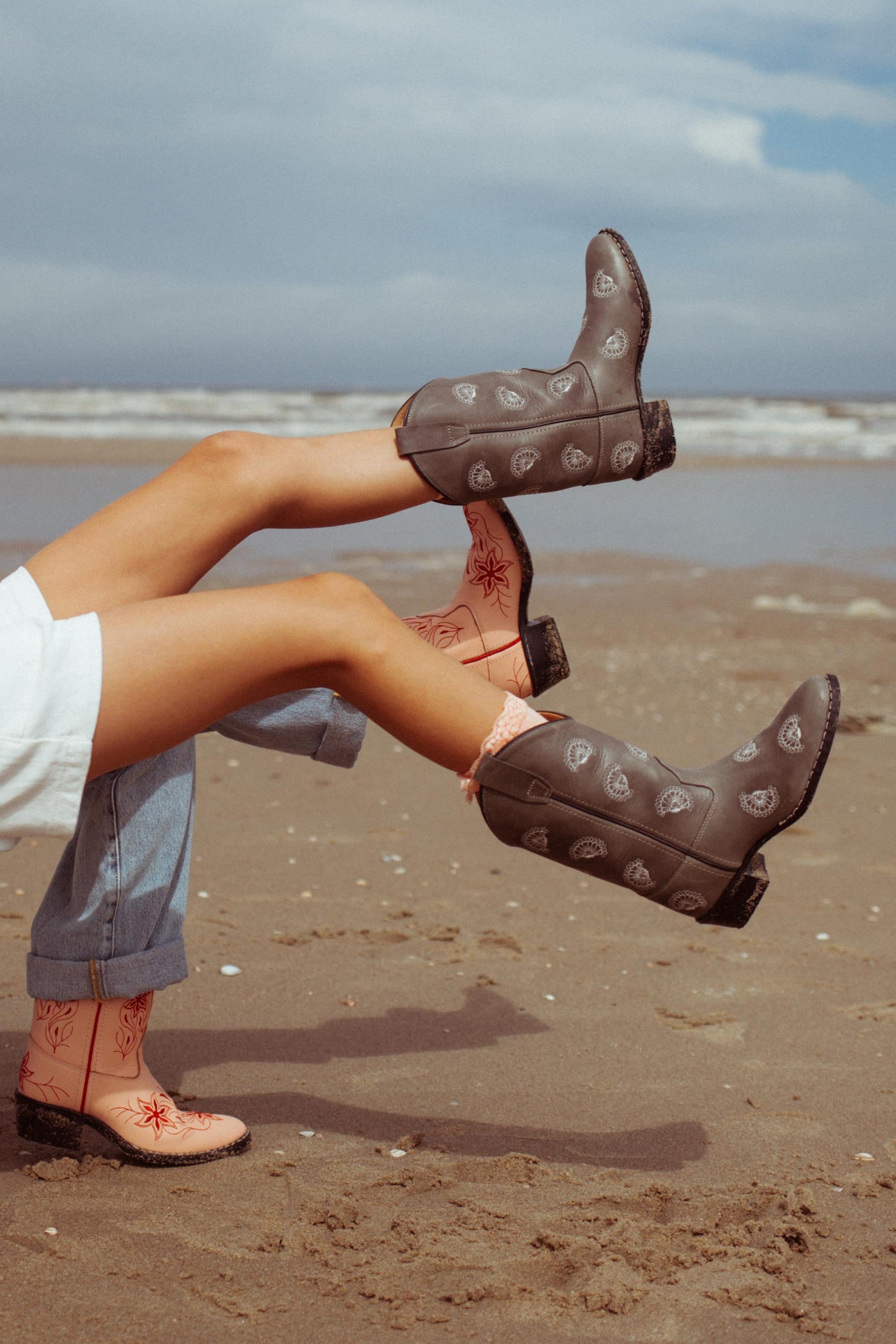 Baje x Bootstock Grey