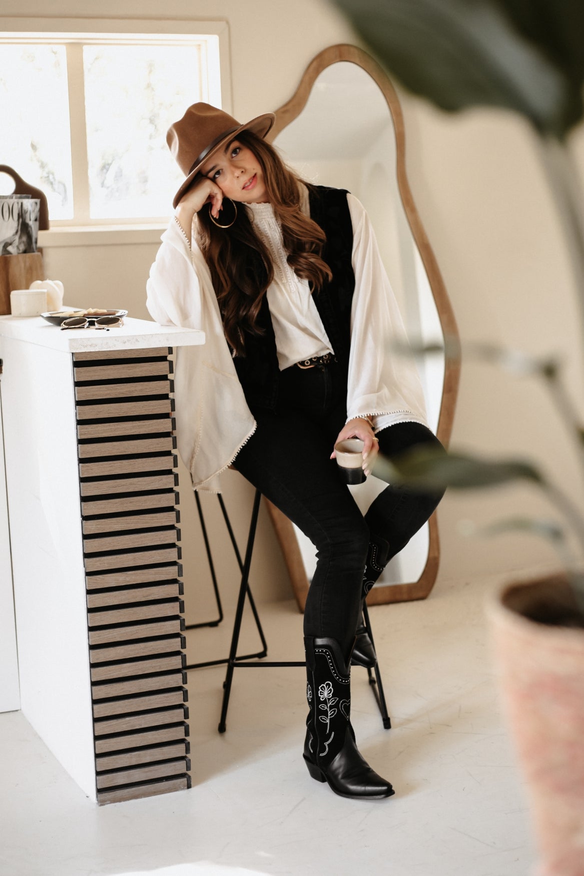 Haily Suede Studs Woman