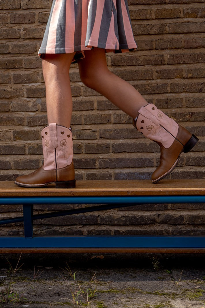 Bootstock x Chesterfield Pink mini